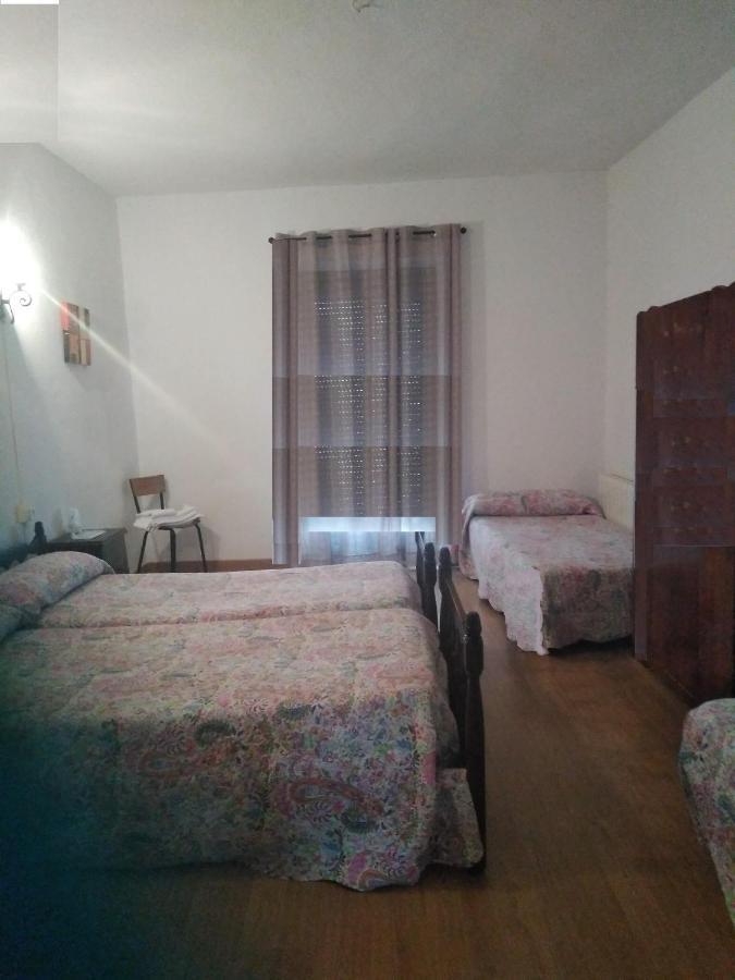 Pension Carretero Caceres Exterior photo