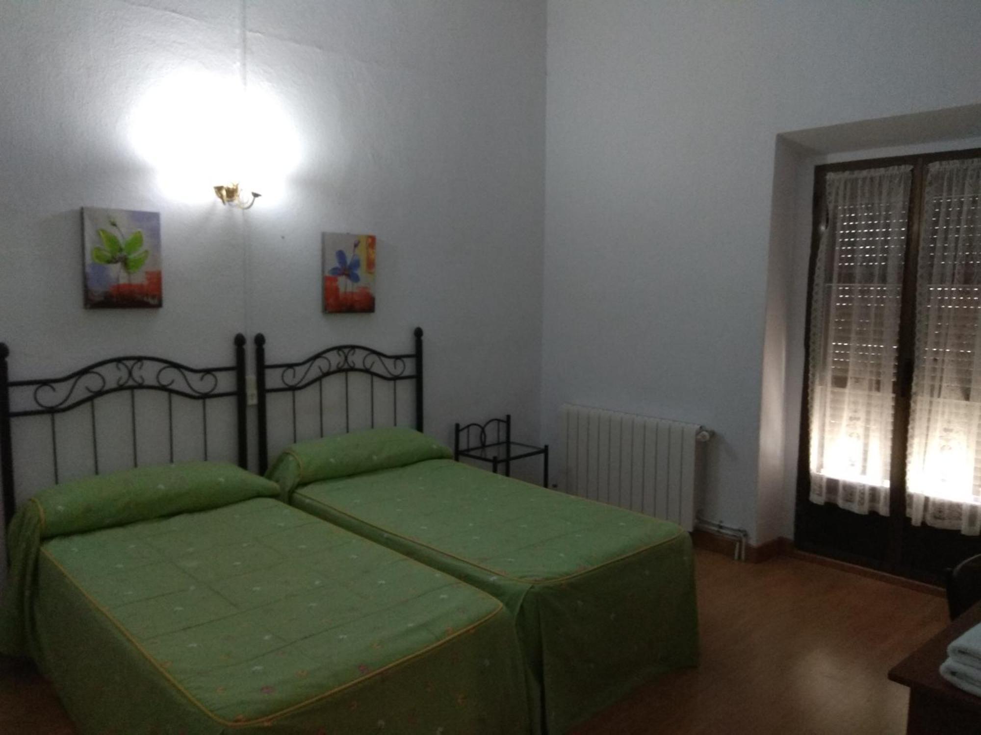 Pension Carretero Caceres Exterior photo