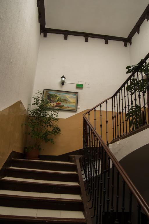 Pension Carretero Caceres Exterior photo